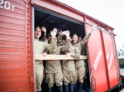 В глазах стояли слезы: в Новороссийск прибыли солдаты из 1945-го года