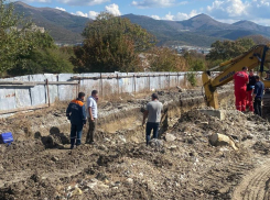 Под землёй в пригороде Новороссийска остались рабочие – случился обвал