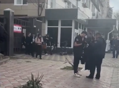  Стрельба в техникуме в Анапе, погиб охранник: что известно к этому часу