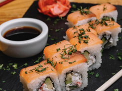 Роллы можно есть не чаще одного-двух раз в месяц: почему новороссийцам следует быть осторожными