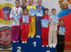 Сразу 24 медали завоевали всего 10 юных новороссийских ушуистов