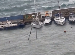 В Новороссийске затонула яхта: есть ли пострадавшие 