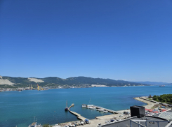 Беспилотники нипочем: граждан просят покинуть набережную и общественные территории в Новороссийске