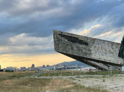 Туристы ужаснулись состоянием «Малой Земли» в Новороссийске