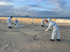 Глубокие рвы и сотни метров сетки: как защищают пляжи Анапы от шторма 