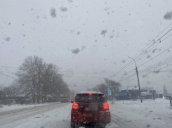 Сильнейший ветер и ливень: новороссийцев просят не рисковать 