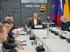 «Удалились в моменте»: глава Новороссийска выгнал чиновников с совещания из-за отсутствия света в Раевской