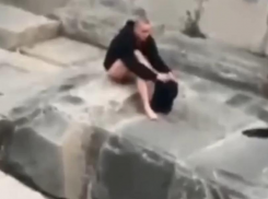 За осквернение Малой Земли пьяному туристу грозит реальный срок 