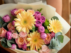 «Доставка цветов» женщине в Новороссийске обошлась в 400 000 рублей 