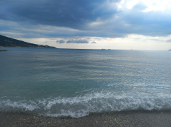 Роспотребнадзор разрешил купаться в Черном море после ЧС с мазутом 