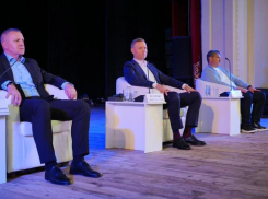 Глава Новороссийска заметил, что не чувствует энергетику позитива в зале от болельщиков «Черноморца»