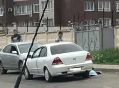 В Новороссийске труп мужчины пролежал несколько часов на дороге 