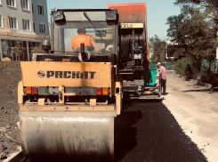 В Новороссийске продолжают ремонтировать дороги 