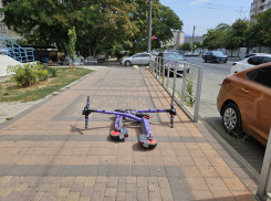 «Каждой твари по паре» - самокатчики Новороссийска стали парковаться кучнее