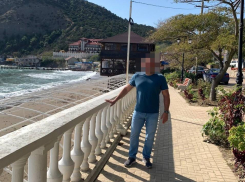 «Всё спокойно, паники нет»: новороссиец, застрявший в Крыму, о реакции местных на ЧП на мосту