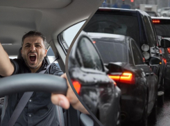 За руль лучше не садиться - Новороссийск утопает в пробках 