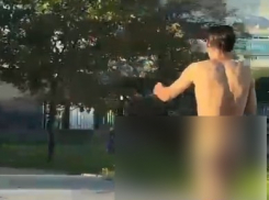 18+ Мужчина разгуливал голышом по заповедной зоне в Новороссийске