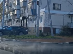 Горячая вода хотела быть в кранах новороссийцев, но льется по улице 