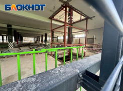 На парковке в новом ЖК Новороссийска начали сомнительную стройку