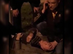 - Если вы его не заберёте, его заберут в дурку! - новороссиец кидался под колёса 