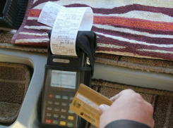 Водители маршруток Новороссийска распоряжаются картами пассажиров, как своими