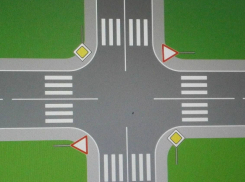 ГИБДД пригрозила новороссийцам штрафами за переход по диагонали