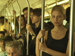 Почему мужчины не уступают дамам место в общественном транспорте: эксперт для новороссийцев