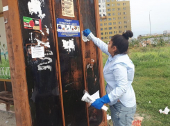 Обновили цвет и убрали мусор на остановке в Новороссийске