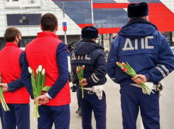 Вместо штрафа цветы, или как ГИБДД и «CHERY» поздравляли автоледи