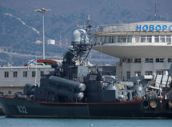 Новороссийские моряки празднуют сегодня день образования военно- морского флота 