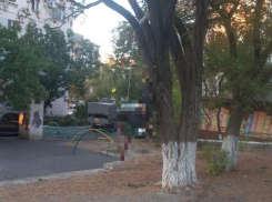 Новороссийца нашли повешенным на детской площадке: новые подробности 