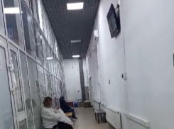 «Не очередь, а издевательство!»: новороссиец вышел из себя в фойе НЭСКа