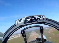 Военные самолёты летают над Новороссийском и пугают жителей