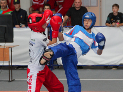 Кикбоксёр из Новороссийска Артём Лобызев одержал три победы и привёз золотую медаль 