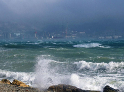 Новороссийск «уплывёт»: нам снова обещают шторм, ливень и град