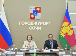 На Черном море отдохнут 400 000 детей: Вениамин Кондратьев встретился с главой Роспотребнадзора