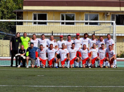 «Среди них есть новороссийцы»: ветераны футбола «выносят» соперников на уровне края и даже страны