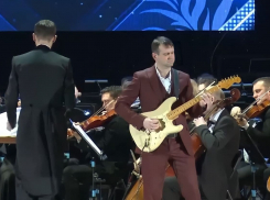 Симфоническое «КИНО» исполнил начальник управления культуры Новороссийска