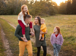 В Госдуме предложили создать единую социальную ﻿﻿"Карту многодетности» с расширенным кэшбэком 