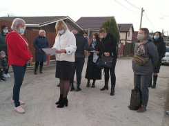 Новороссийцы, проживающие в Глебовке, забаррикадированы частными землями