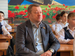  Акция «Сохраним память»: Депутат ЗСК Михаил Ковалюк посетил музей в школе №18