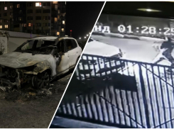 Момент поджога автомобиля в спальном районе Новороссийска попал на видео 