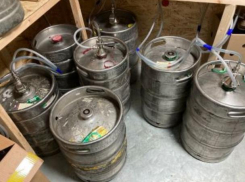 Новороссийские полицейские забрали с собой почти 800 литров пива