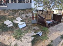 Навес прилег отдохнуть — жительница Новороссийска запечатлела разруху на остановке