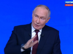 «Он же артист»: Владимир Путин прокомментировал скандальное фото Зеленского