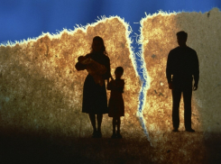 Уберите мужчин от экранов: экономист предлагает увеличить алименты до 75% от дохода 