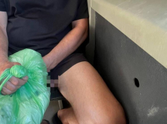 В маршрутке Новороссийска мужчина напугал девушку своим «кукушонком»