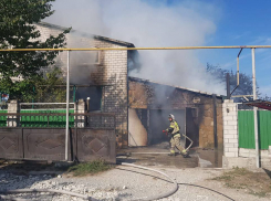 В Новороссийске пожар лишил жилья семью пенсионеров 