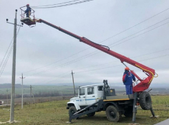 К Новому году жителям станицы Натухаевской обещают нормальное напряжение на электросетях