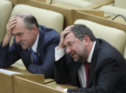 Денег нет, но на школьное ТВ - есть: обновленная Госдума рассматривает бюджет